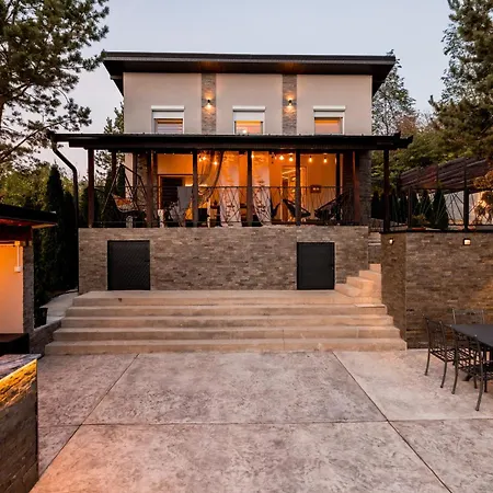 Fruska Kuca Villa *