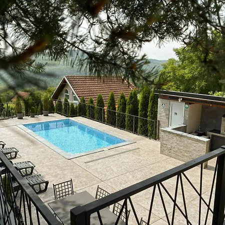 Fruska Kuca Villa *