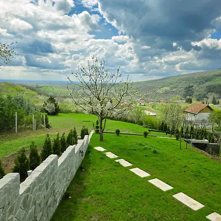 Villa Fruska Kuca *